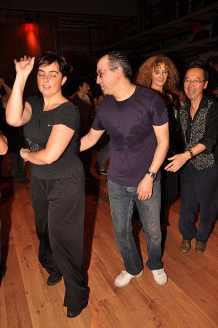 min 2011 12 04 station danse 181
